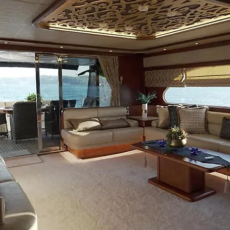 Ботель Ayem Yachting