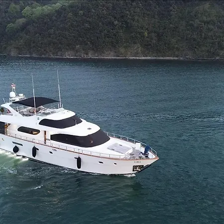 Ayem Yachting Botel