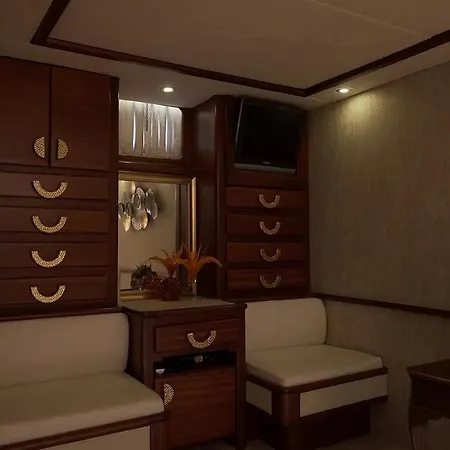 Ayem Yachting *