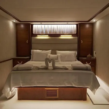Ayem Yachting Botel *